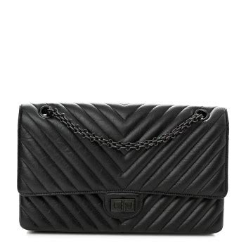 CHANEL Aged Calfskin Chevron Quilted 2.55 Reissue 226 So 